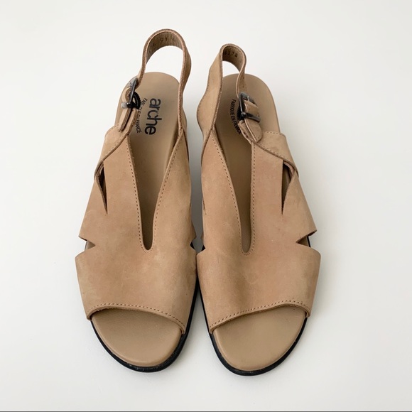 ARCHE Beige/Tan Leather Sandal w/ Wedge Heel Sz 36 - Picture 2 of 11